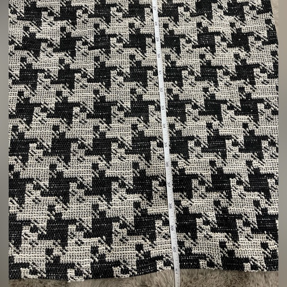 Zara Tweed Dress in Medium - Picture 3 of 11